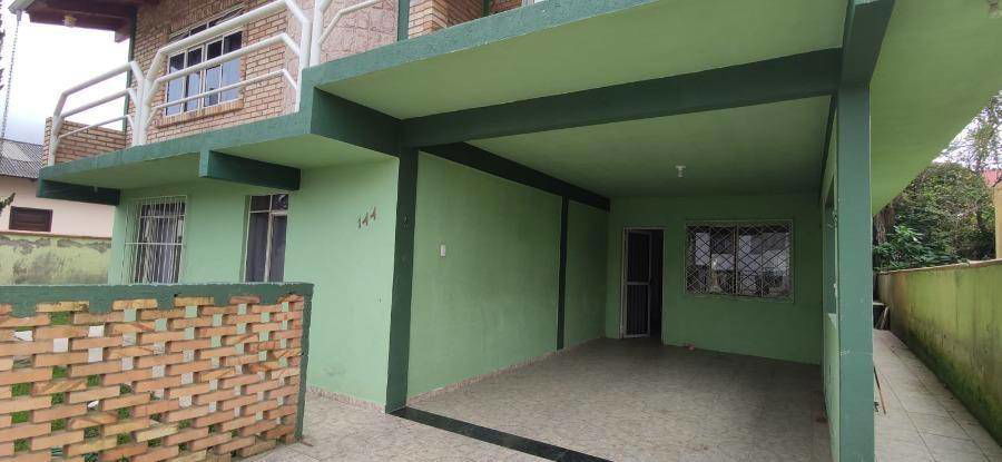 Casa ocupada com 253m² construída em terreno de 284m²