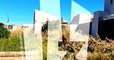 Terreno residencial 160m² com localização estratégica, desocupado