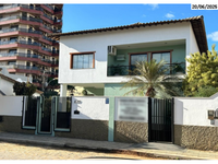 Imóvel de Alto Padrão com piscina, 733m² construída, 720m² terreno