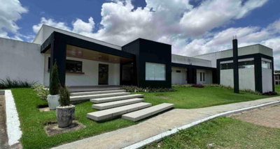 Casa em Condomínio com 131m², Ocupada
