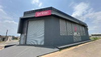 Galpão industrial com 323m² de área construída