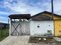 Casa com 2 quartos, 2 banheiros e 2 vagas de garagem, área construída 60,80m²