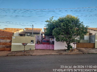 Casa com 3 quartos e 68,50 m²