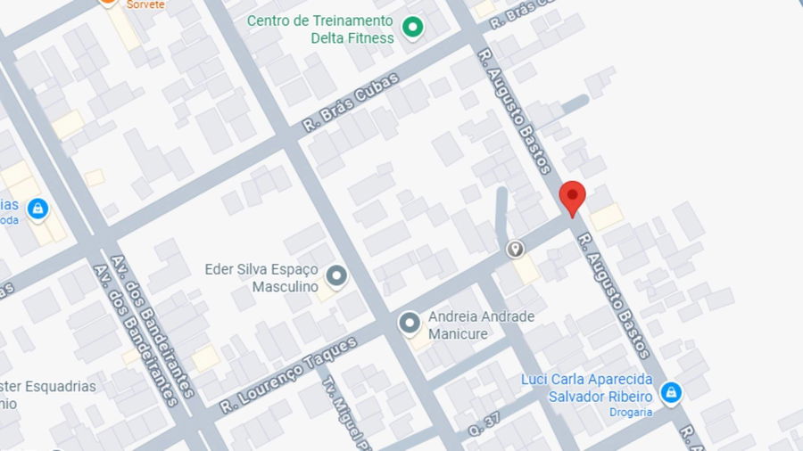 Terreno com prédio ampliado de 211,74m², 3 quartos, ocupado