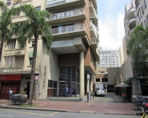 Apartamento com 29m² AÚ e 37m² AT no Centro de São Paulo
