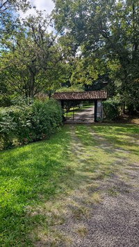 Imóvel com 4.107m², casa e quiosque em Picada Café - RS