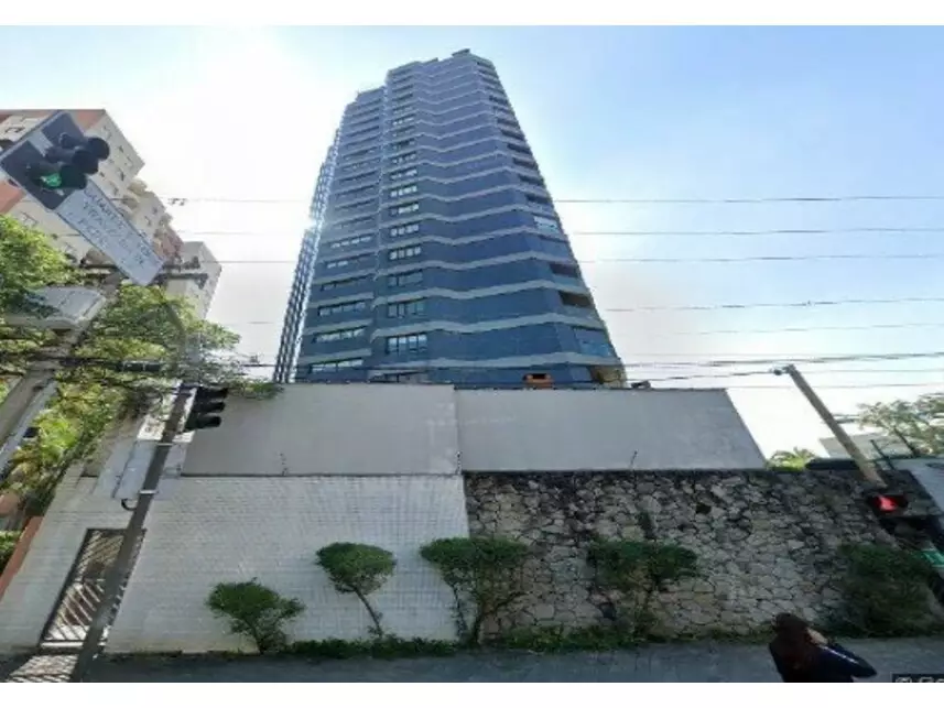 Apartamento com 3 vagas, 6º andar, 227m² útil