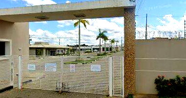 Casa 2 quartos com varanda, área construída 45,67m², desocupada