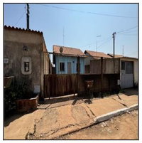 Casa com 2 quartos, banheiro, sala, cozinha, 51m² privativos