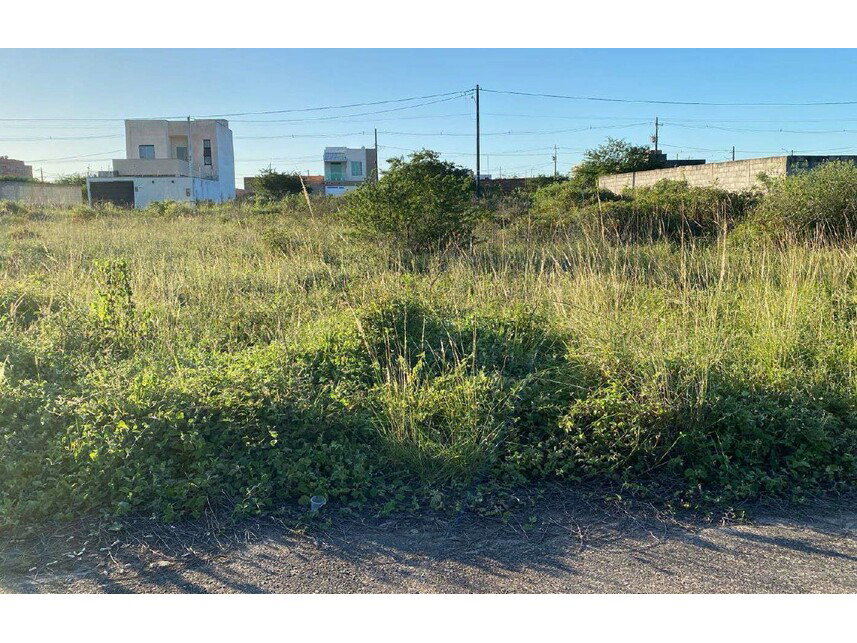 Terreno em Loteamento Vivari com 140m² -