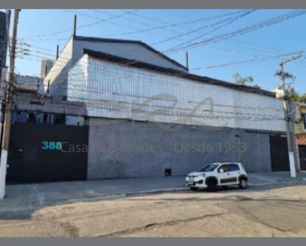 3 casas com 1.099m² de área construída, 3+ vagas