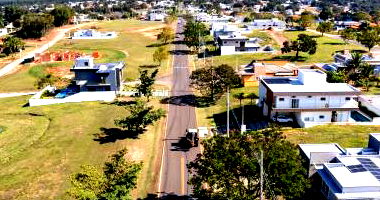 Terreno com 450m² em Pardinho/SP - Direitos de Compra e Venda