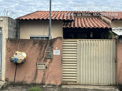 Casa com 2 Quartos e Garagem em Carmo da Mata