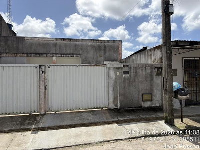 Casa com 2 quartos, 2 banheiros e 59,69 m²