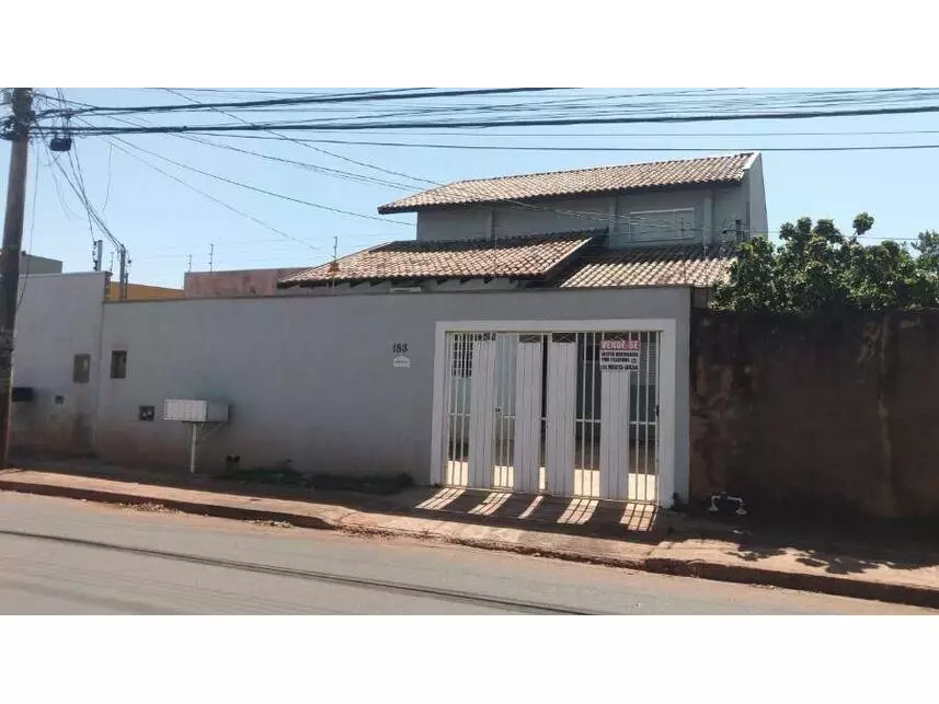 Casa em Leilão com 210m² Construída em Parque Dallas