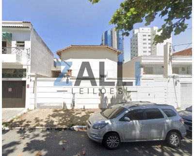 Casa em condomínio com 4 vagas e 266,64 m²