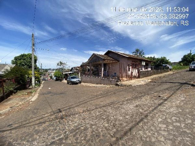 Casa com 2 quartos, 53,95m², terreno 147,1m², desocupada