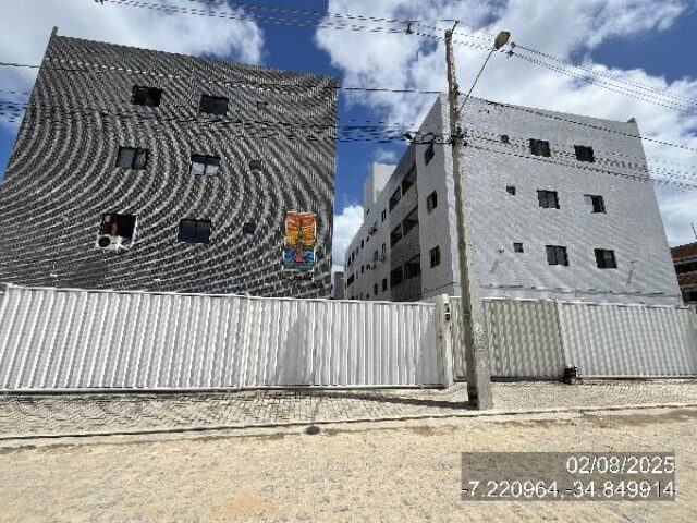Apartamento com 2 quartos e 1 vaga em João Pessoa