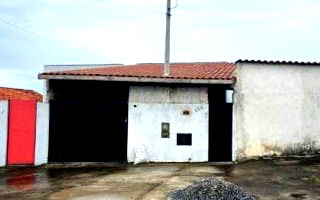 Casa Padrão com 1 Vaga de Garagem em Lorena