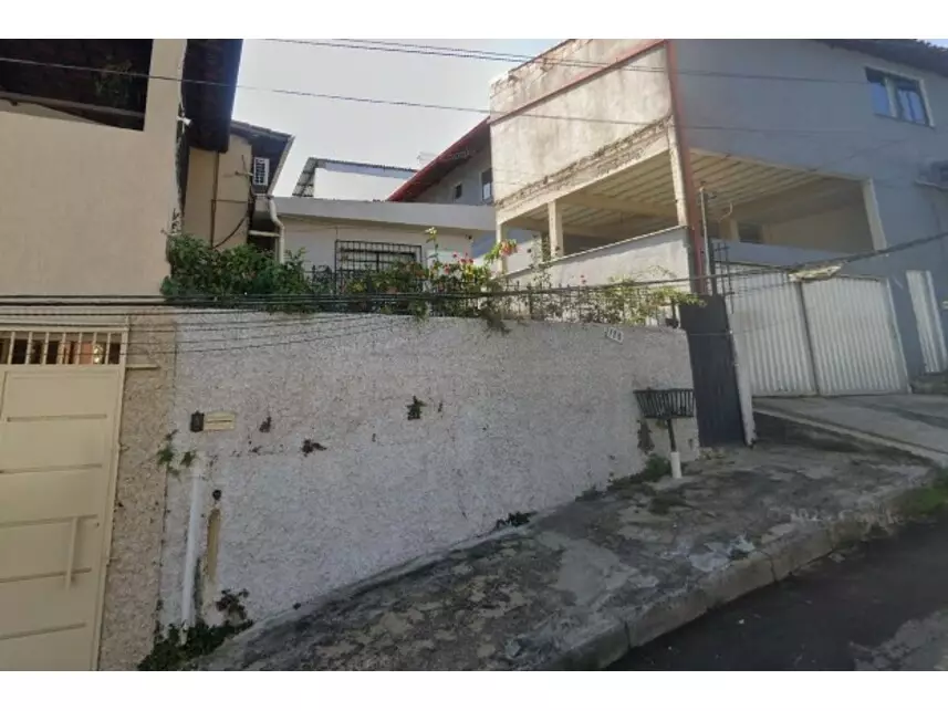 Casa em Leilão com 305m² Construída em Betim/MG