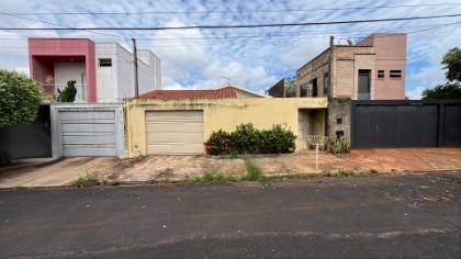 Casa Ocupada em Araraquara/SP com 61m² de Área Construída