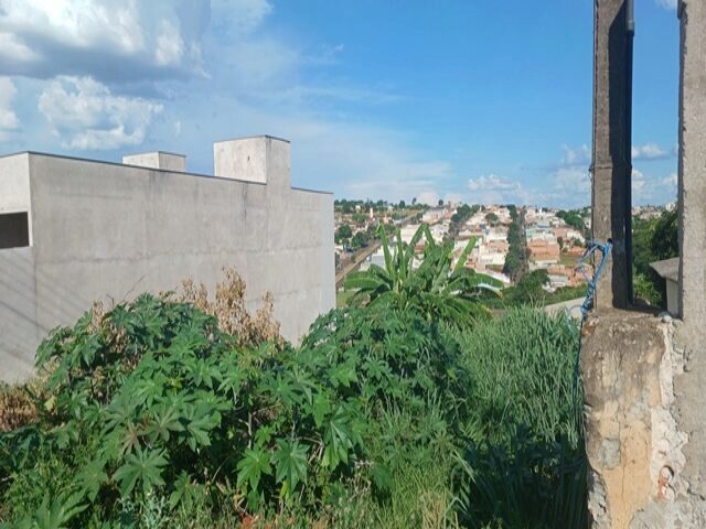 Lote 135 - Terreno 300m² no Jardim Olímpico