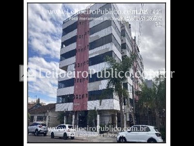 Apartamento 148m² com 2 Quartos e Varanda