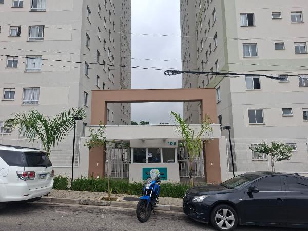 Apartamento com 1 quarto, 1 banheiro e 1 vaga de garagem