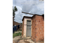 Casa residencial com 3 quartos, 2 banheiros e ponto comercial
