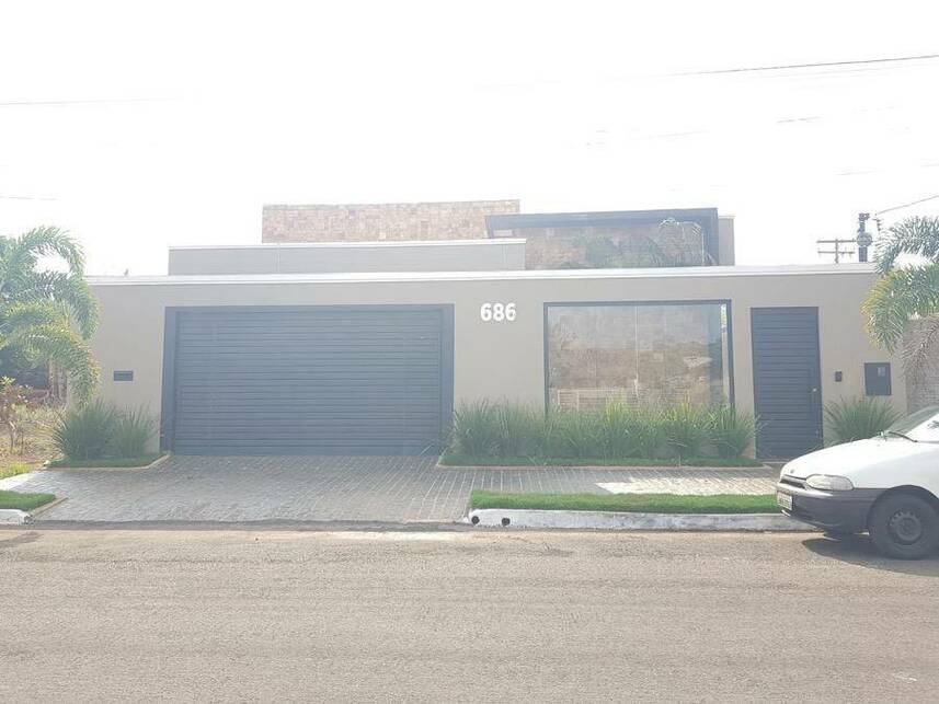 Casa Ocupada com 1 Vaga e Ampla Área em Jataí/GO