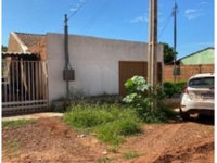 Casa com 57m² construída em terreno de 180m², imóvel