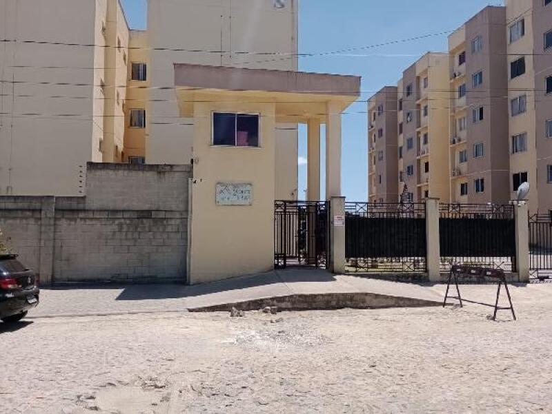 Apartamento com 2 quartos em Fortaleza