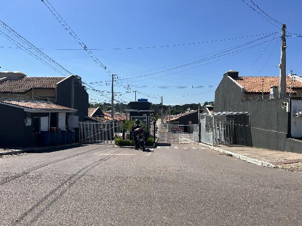 Casa com 2 quartos, 1 banheiro, 1 vaga, 43m² construída, terreno 120,8m²