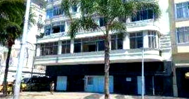 Loja Comercial Desocupada com Mezanino e Subsolo, 214m²