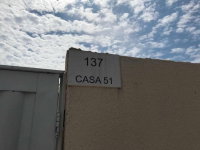 Casa em Condomínio com 2 Quartos e Área de Serviço