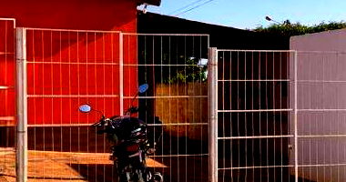 Casa com 2 quartos, 1 banheiro, 54m² construída, ocupada