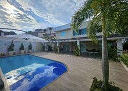 Casa de Alto Padrão em Condomínio Fechado com 506m²