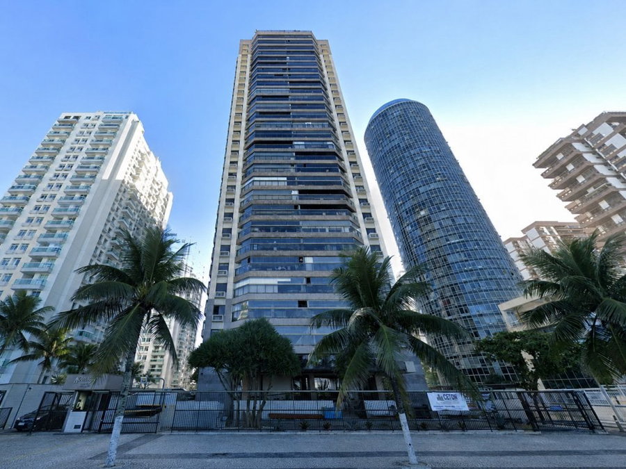 Apartamento 136m² na Barra da Tijuca com 2 vagas de garagem