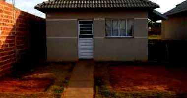 Casa com 2 quartos, 1 banheiro, 44,82m² área privativa, 1 vaga