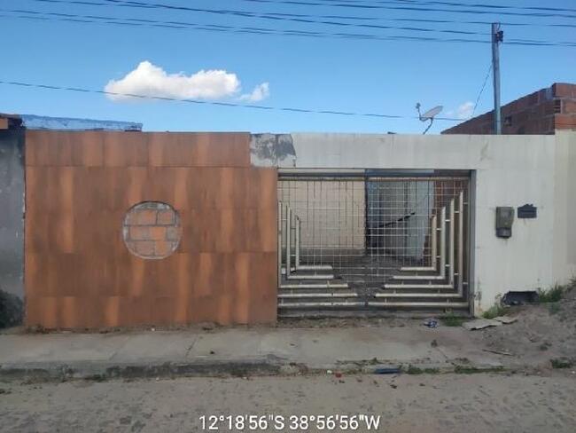Casa com 2 quartos, 1 banheiro, vaga de garagem e 36,74m² privativos