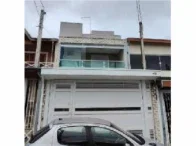 Sobrado com 3 quartos e 132m² de área construída em São José dos Campos