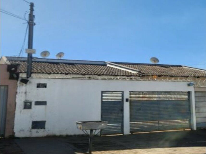 Casa com 2 quartos e 1 banheiro em Jardim Mariliza