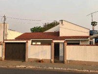 Casa Padrão Ocupada com 3 Quartos e 2 Banheiros