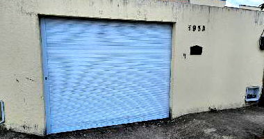 Casa com 2 quartos, banheiro, sala, cozinha e 1 vaga