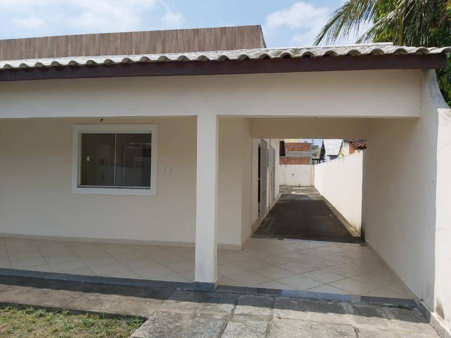 Casa com 3 quartos, 2 banheiros, 163m² construída, ocupada