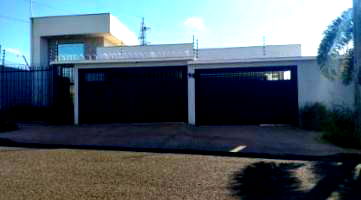 Casa com 203m² de área construída em Maringá/PR