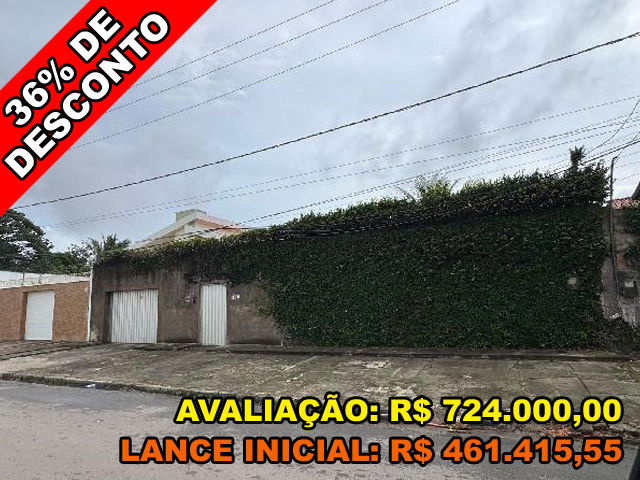 Casa com 2 quartos, 2 banheiros, varanda e 1 vaga de garagem