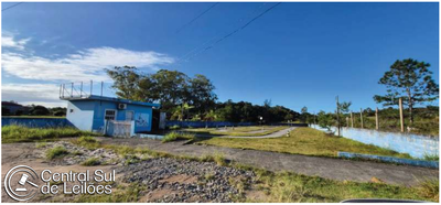 Terreno de 2.133m² com pista e pequena casa