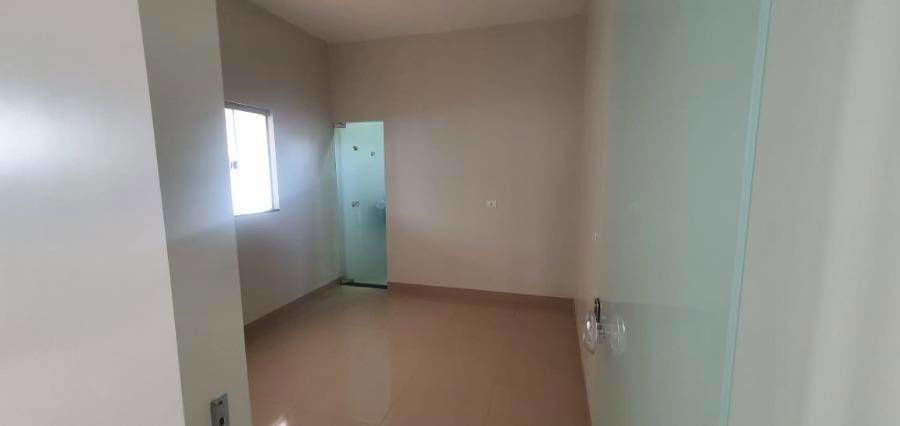 Casa com 3 quartos, 2 banheiros e 111m² construída, ocupada
