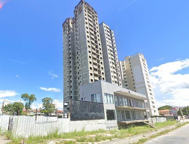 Prédio Residencial e Comercial Inacabado com 224 Aptos e 252 Vagas